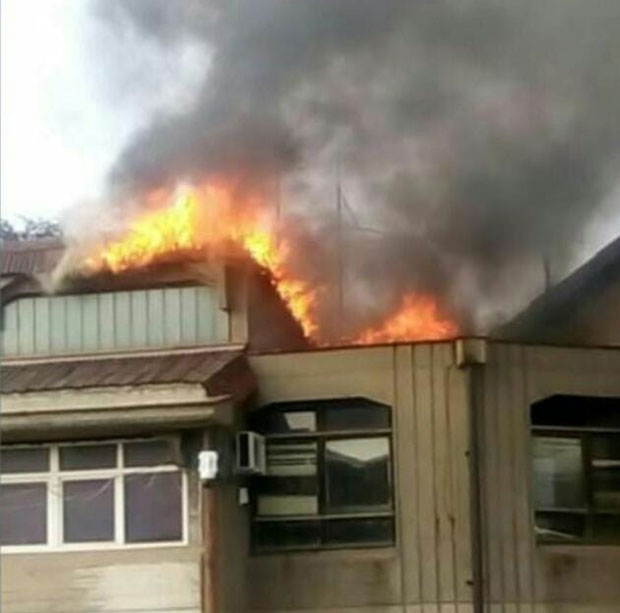 Гори кров ОШ „Бранислав Нушић“ у Смедереву (ФОТО)